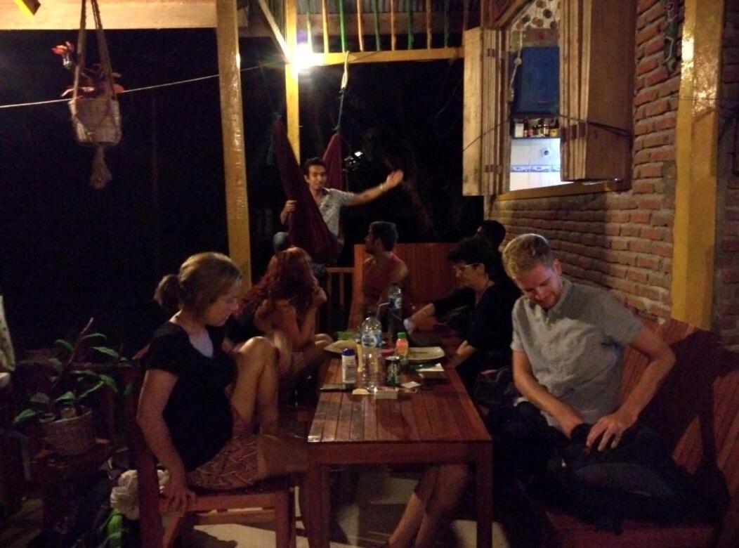 Olala Bungalows And Restaurant Сабанг Екстериор снимка