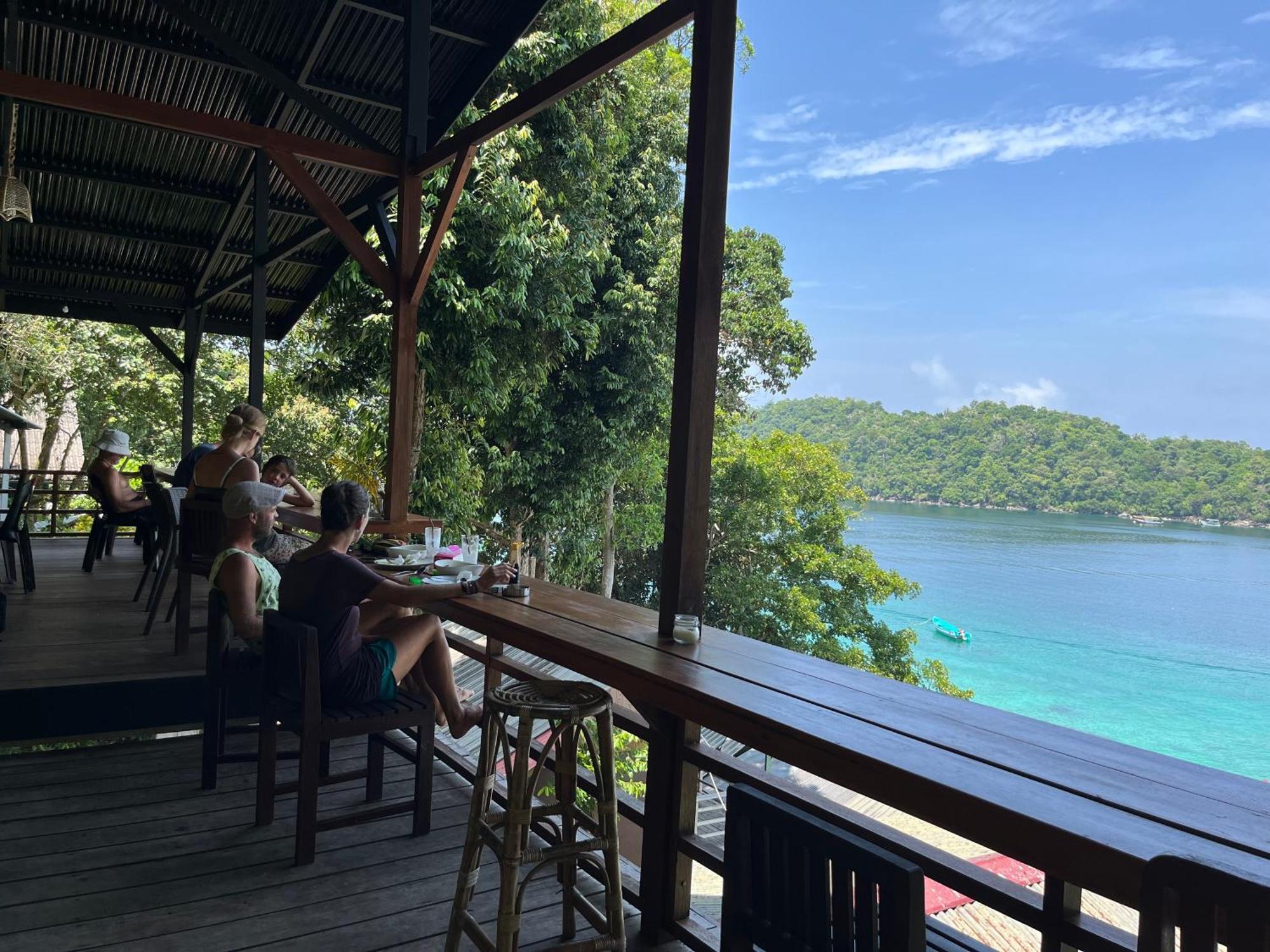 Olala Bungalows And Restaurant Сабанг Екстериор снимка