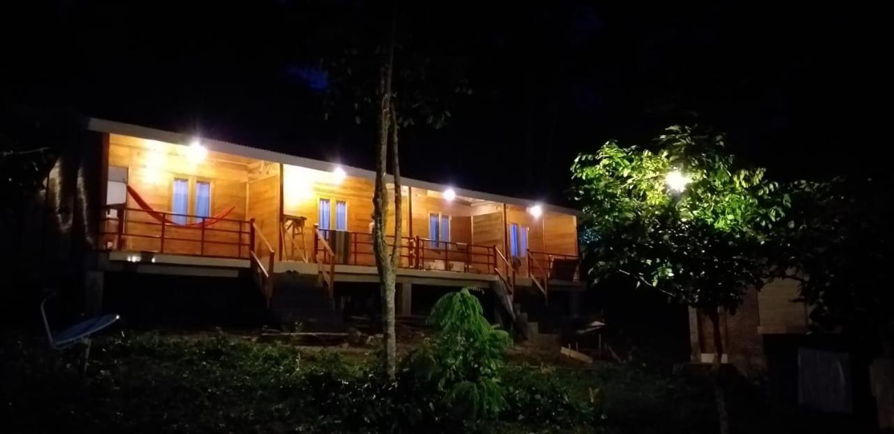 Olala Bungalows And Restaurant Сабанг Екстериор снимка